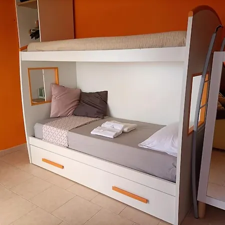 Apartment Mansarda Baia Con Vista Mare Giardini Naxos