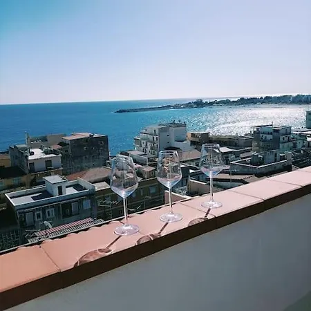 Mansarda Baia Con Vista Mare Giardini Naxos